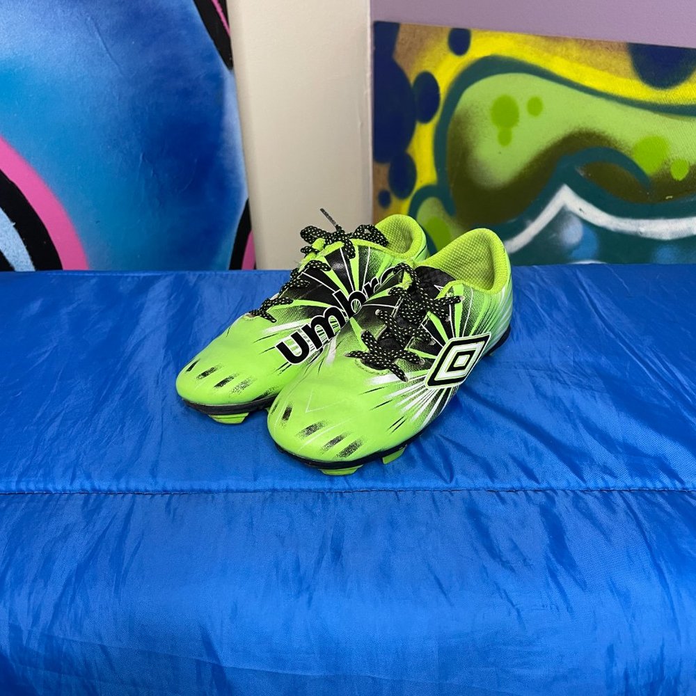 Umbro Kids Soccer Cleats Size 12Y
